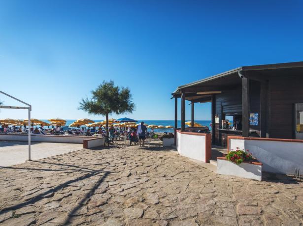 royalsgatehotel it inizio-agosto-sul-gargano-in-hotel-con-piscina-spiaggia-inclusa 010
