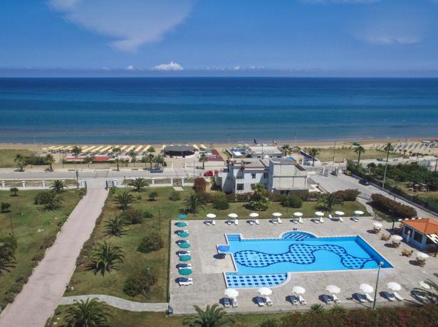 royalsgatehotel en offer-late-july-early-august-in-beachfront-hotel-in-puglia 008